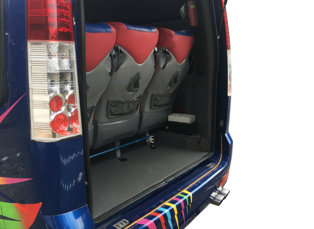 Elf Long M4 Interior 3